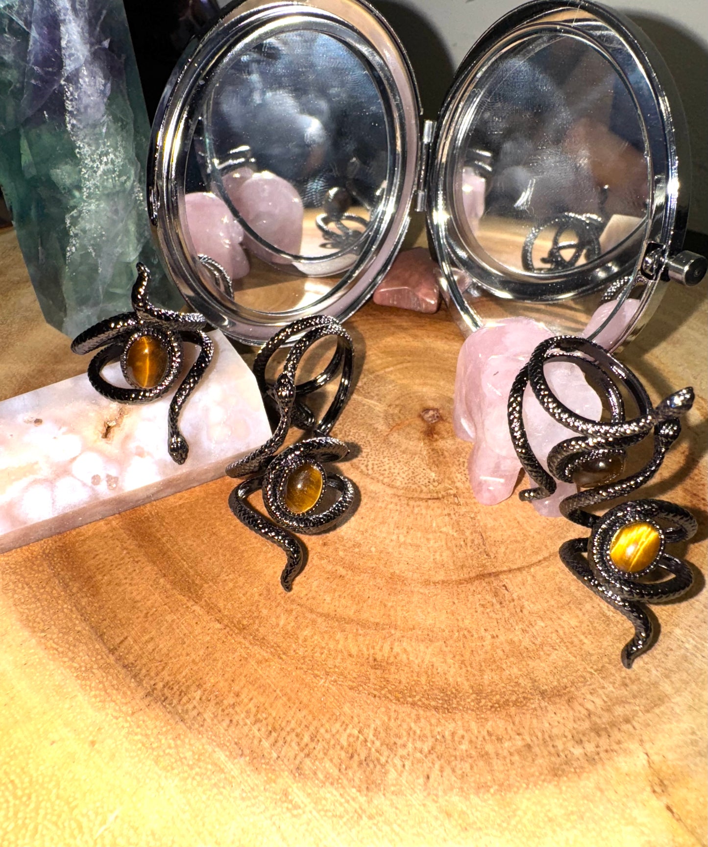 Tiger eyes snakes ring