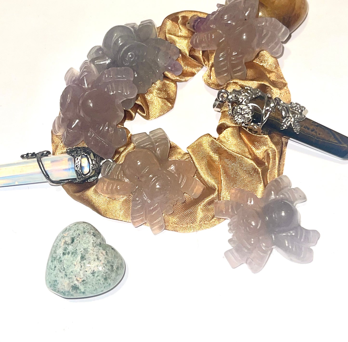 Color obsidian spider carved