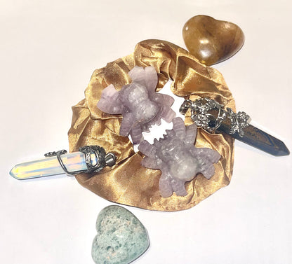 Color obsidian spider carved