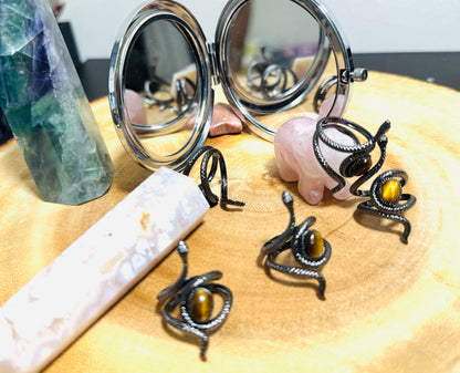 Tiger eyes snakes ring