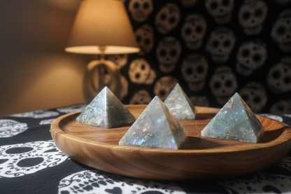 Pyramid green  moss agate