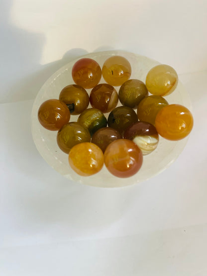 Yellow fruits spheres
