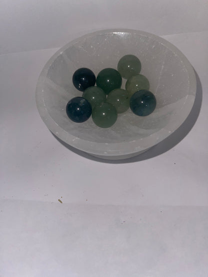 Mini green garden spheres