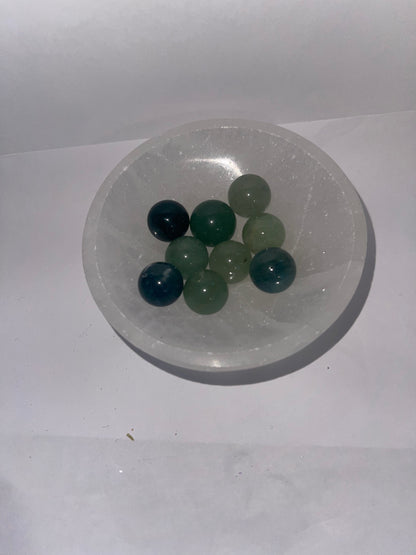 Mini green garden spheres